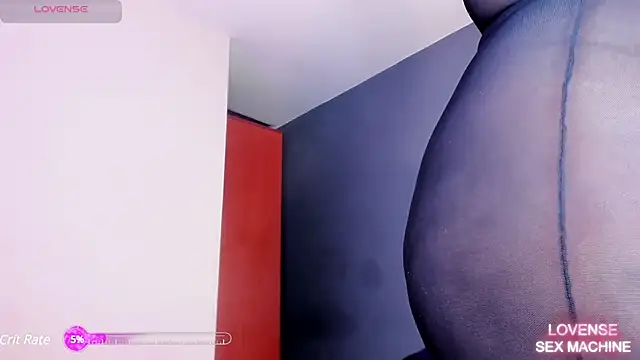 Snapshot of DianaBrownXX chatting on December 24, 4:22 am DianaBrownXX online show from December 24, 4:22 am