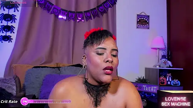 Snapshot of DianaBrownXX chatting on October 16, 4:21 am DianaBrownXX online show from October 16, 4:21 am