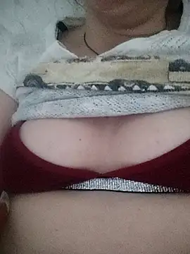 Snapshot of bruna_safadinhaa chatting on February 26, 11:54 am bruna safadinhaa online show from February 26, 11:54 am