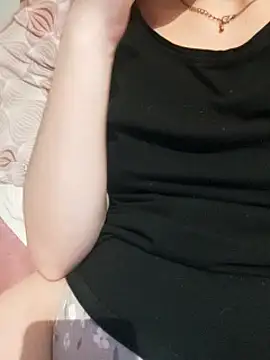 Snapshot of bruna_safadinhaa chatting on February 25, 2:26 pm bruna safadinhaa online show from February 25, 2:26 pm