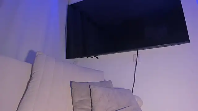 HannahDavis  online show from May 8, 10:52 am