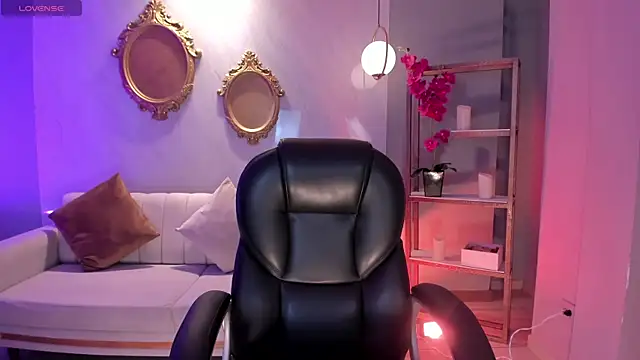 Snapshot of AlessiaCorleone_ chatting on October 28, 7:02 pm AlessiaCorleone online show from October 28, 7:02 pm