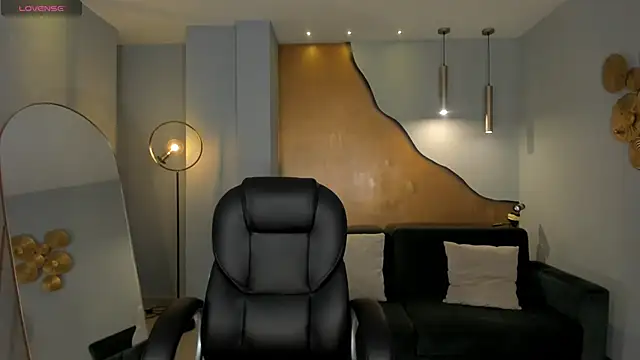 AlessiaCorleone  online show from January 13, 8:13 pm