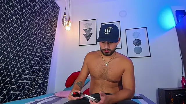 Snapshot of Juan_Castano chatting on March 9, 11:14 am Juan Castano online show from March 9, 11:14 am