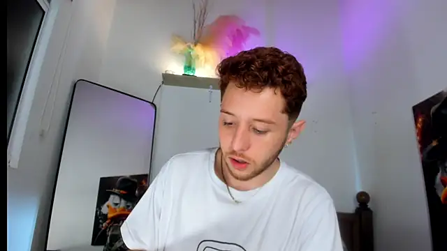 Snapshot of Juan_Castano chatting on September 24, 9:27 am Juan Castano online show from September 24, 9:27 am