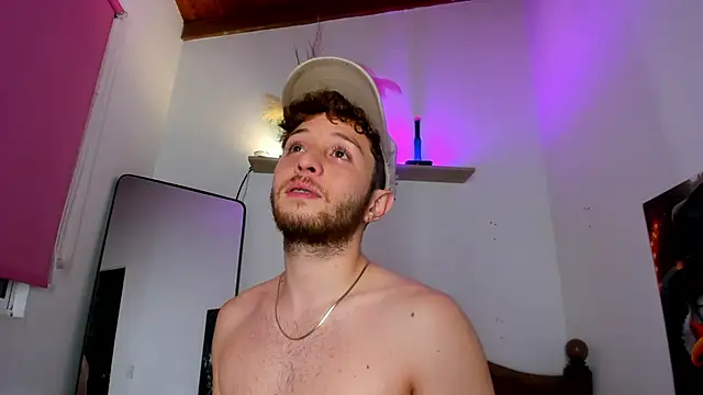 Snapshot of Juan_Castano chatting on October 9, 11:27 pm Juan Castano online show from October 9, 11:27 pm