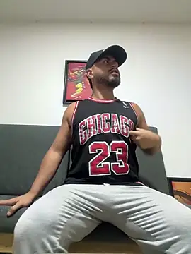 Snapshot of Juan_Castano chatting on February 16, 11:17 pm Juan Castano online show from February 16, 11:17 pm