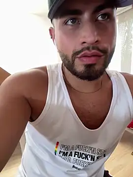 Snapshot of Juan_Castano chatting on January 28, 7:21 pm Juan Castano online show from January 28, 7:21 pm