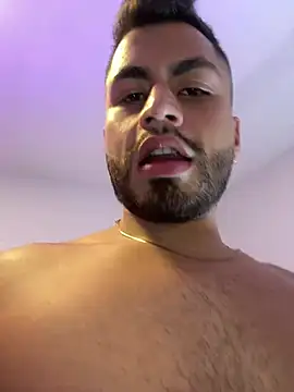 Snapshot of Juan_Castano chatting on January 26, 11:29 pm Juan Castano online show from January 26, 11:29 pm