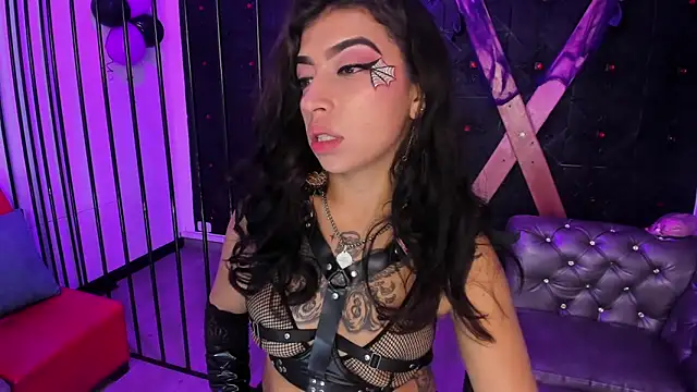 TeennNaugthy18 online show from October 31, 3:03 am