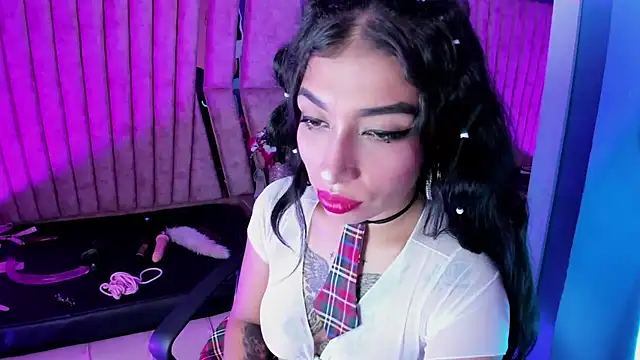 TeennNaugthy18 online show from February 10, 7:15 am