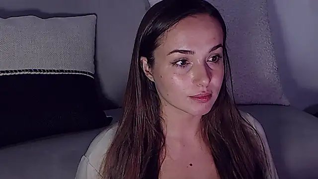 Snapshot of MeIisaLove chatting on February 1, 10:01 pm MeIisaLove online show from February 1, 10:01 pm