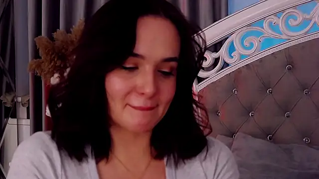 MeIisaLove online show from March 1, 5:35 pm