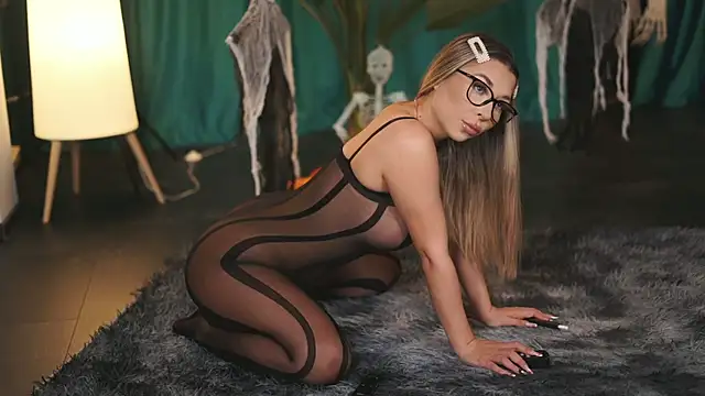 Assmerising online show from November 1, 5:18 pm