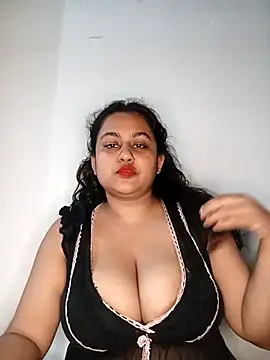 bumblebeegirl online show from November 2, 3:50 pm