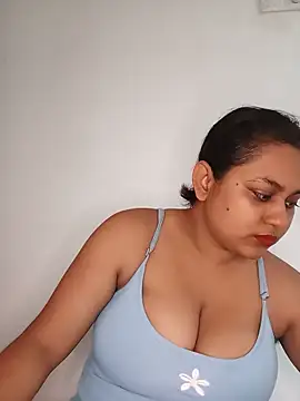 bumblebeegirl online show from May 24, 12:27 pm
