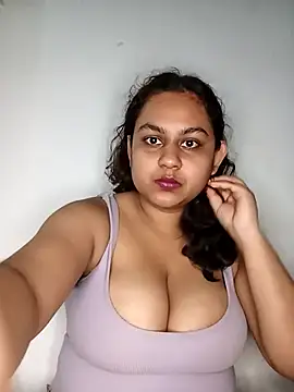 bumblebeegirl online show from February 23, 6:12 pm