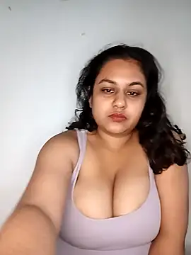 bumblebeegirl online show from January 30, 7:04 pm