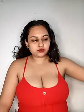 bumblebeegirl online show from January 5, 6:02 pm