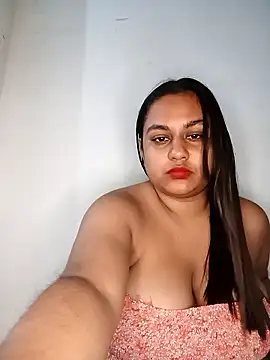 Snapshot of bumblebeegirl chatting on January 18, 10:24 pm bumblebeegirl online show from January 18, 10:24 pm