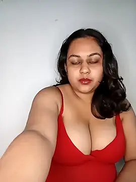 bumblebeegirl online show from January 24, 3:34 pm