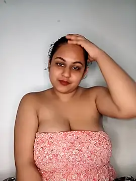 bumblebeegirl online show from January 12, 6:27 pm