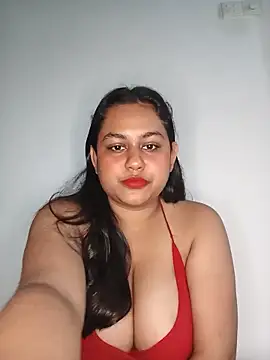 bumblebeegirl online show from May 17, 1:11 pm