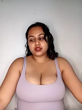 bumblebeegirl online show from January 18, 12:24 am