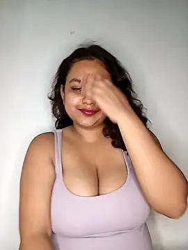 bumblebeegirl online show from February 23, 2:57 pm