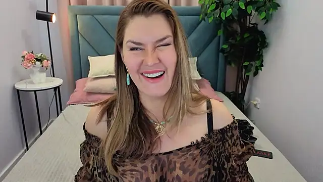 Adele Russo online show from February 17, 4:48 pm