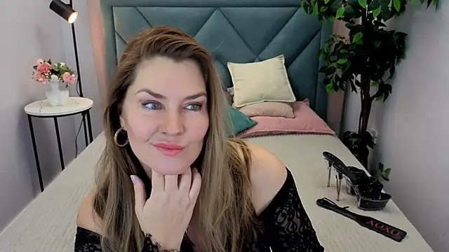 Adele Russo online show from February 26, 4:18 pm