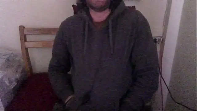 Snapshot of Davidhv2022 chatting on December 9, 4:05 pm Davidhv2022 online show from December 9, 4:05 pm