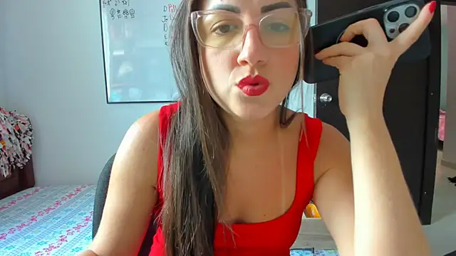 squirttati33 online show from May 12, 2:34 pm