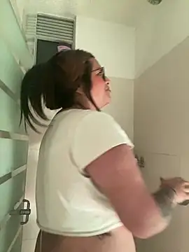 Snapshot of chloe_bonnet chatting on March 15, 5:08 am chloe bonnet online show from March 15, 5:08 am