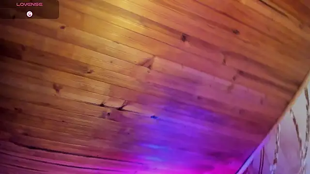 Snapshot of chloe_bonnet chatting on January 18, 12:46 am chloe bonnet online show from January 18, 12:46 am