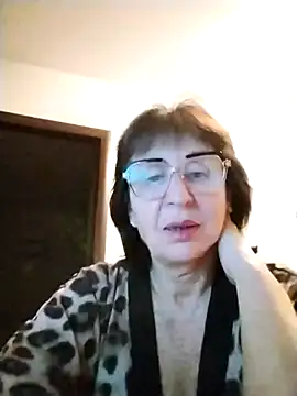 AlbinaXPretty online show from November 12, 8:01 pm