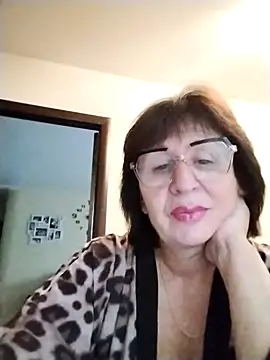 AlbinaXPretty online show from October 24, 6:45 am