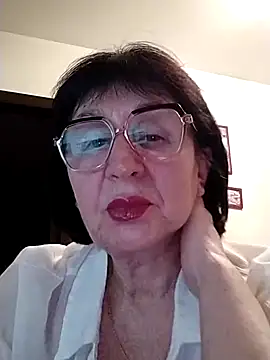 AlbinaXPretty online show from March 7, 8:00 pm