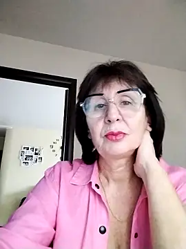 AlbinaXPretty online show from November 13, 8:40 am