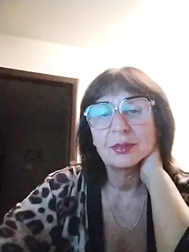 AlbinaXPretty online show from September 8, 7:35 pm