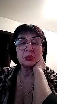 AlbinaXPretty online show from March 1, 7:15 pm