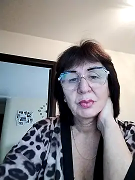 AlbinaXPretty online show from November 11, 7:47 am