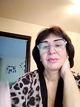 AlbinaXPretty online show from October 20, 6:15 am