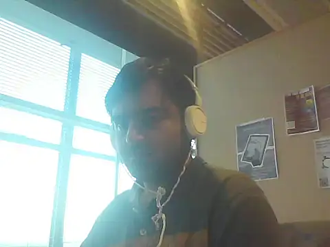 Snapshot of JohnBond009 chatting on May 28, 7:09 pm JohnBond009 online show from May 28, 7:09 pm