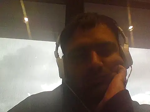 JohnBond009 online show from March 26, 9:51 am