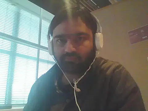 JohnBond009 online show from April 15, 5:39 pm