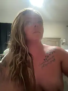 Snapshot of brittney099 chatting on July 14, 2:38 am brittney099 online show from July 14, 2:38 am