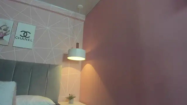 dolly zoe online show from January 17, 3:32 am