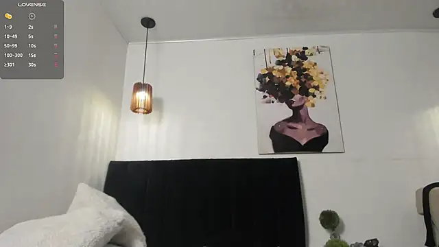 dolly zoe online show from March 30, 5:09 am