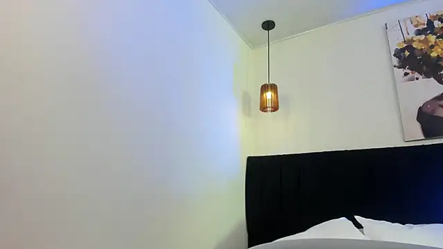 dolly zoe online show from April 14, 5:34 am